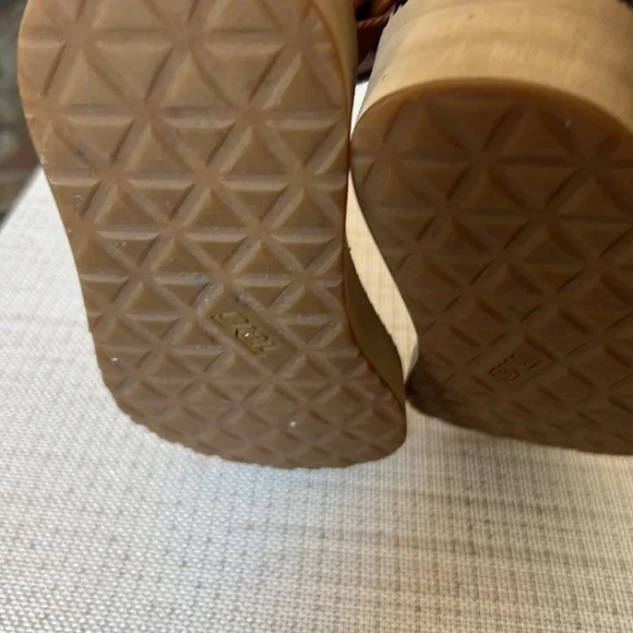 Teva Midform Universal Sandal Size 7 - Picture 5 of 10